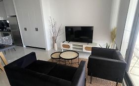 1 Bedroom Apartment With Balcony